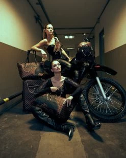 SPRAYGROUND HENNY LOCK SHARKS IN PARIS CARGO CROSSBODY -Fashion backpack-sprayground B4341 5 1