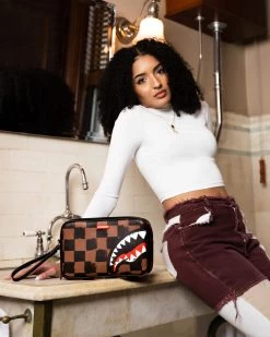 SPRAYGROUND SHARKS IN PARIS VANQUISH TOILETRY BAG 13 SPRAYGROUND SHARKS IN PARIS VANQUISH TOILETRY BAG -Fashion backpack-sprayground B5354 3 1