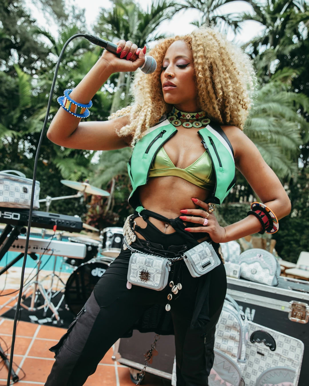 SPRAYGROUND A.I.8 AFRICAN INTELLIGENCE BOOKED & BUSY CHARM WAISTBELT 2 SPRAYGROUND A.I.8 AFRICAN INTELLIGENCE BOOKED & BUSY CHARM WAISTBELT - Image 2